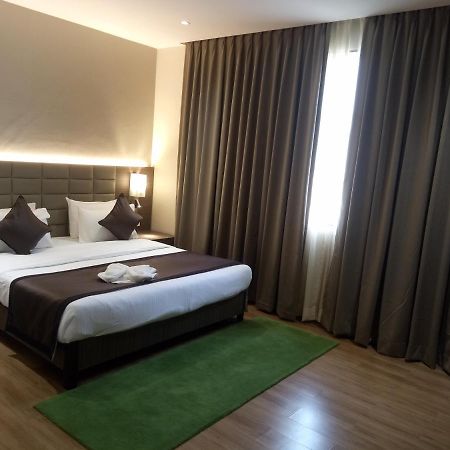 Lynq Aero Hotel โกลกาตา ภายนอก รูปภาพ
