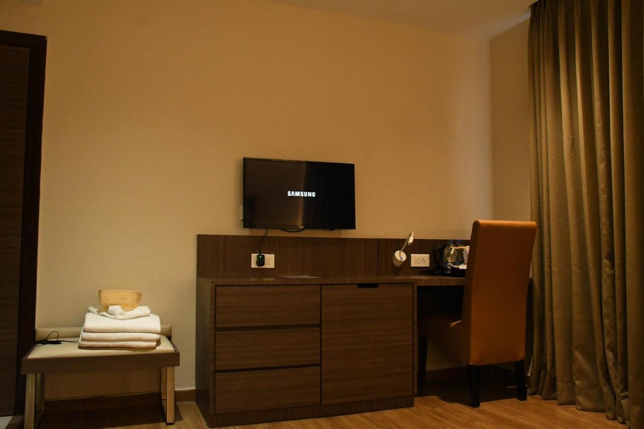 Lynq Aero Hotel โกลกาตา ภายนอก รูปภาพ