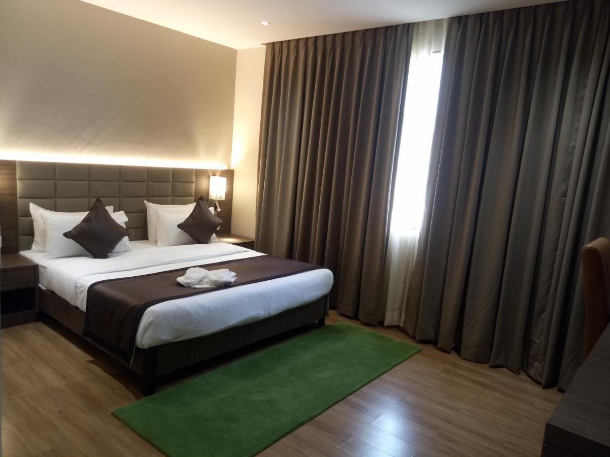 Lynq Aero Hotel โกลกาตา ภายนอก รูปภาพ